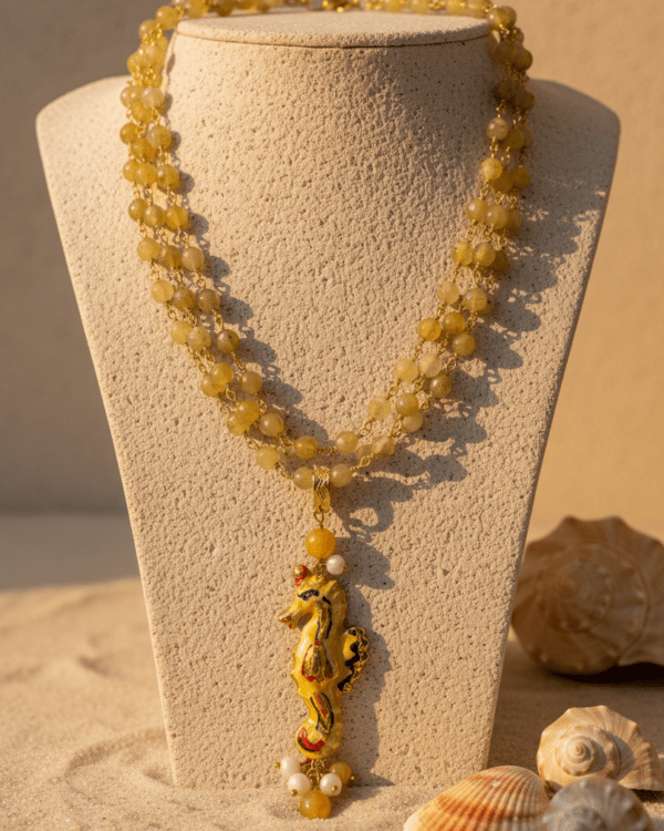 Collar caballito marino amarillo ceramica artesanal