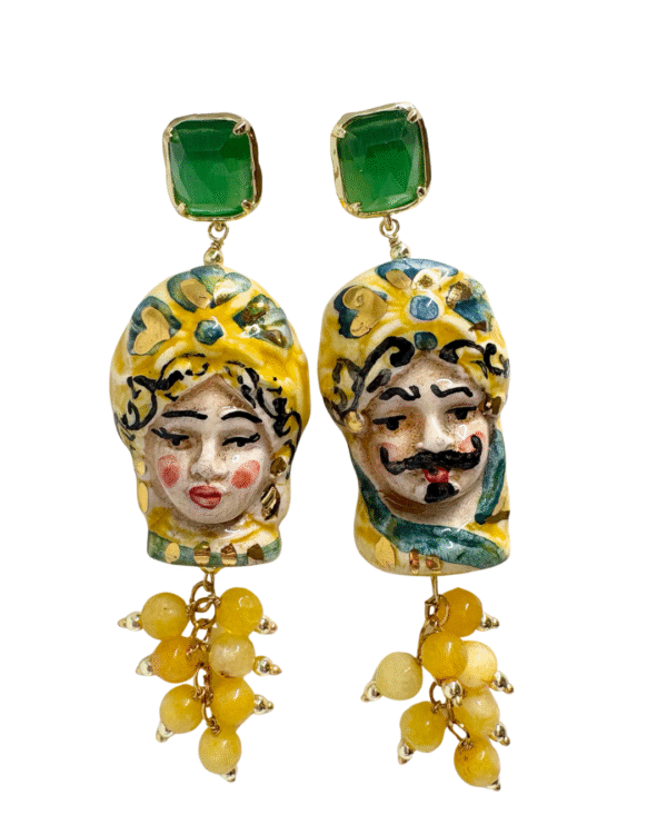 Pendientes testa di moro amarillos con piedra verde y gotas colgantes