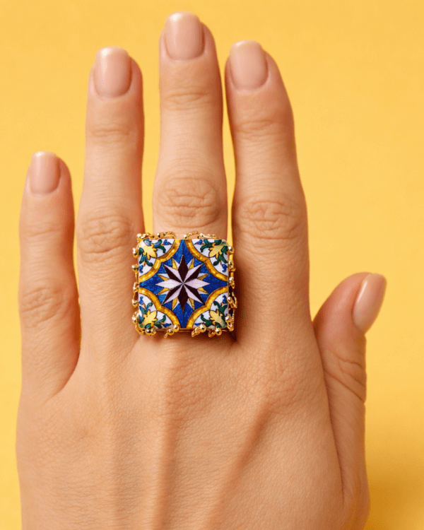 Anillo roseta esmaltado mujer haydee joyeria artesanal