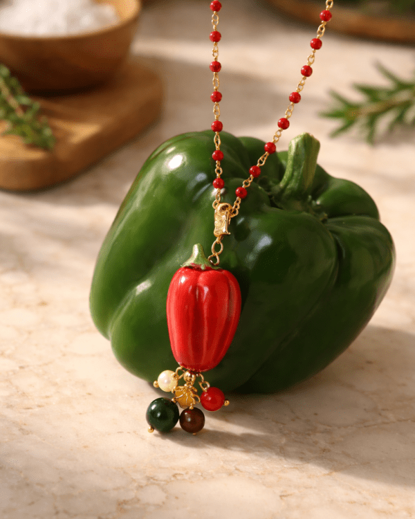 Haydee collar bombita colgante pimiento rojo detalle